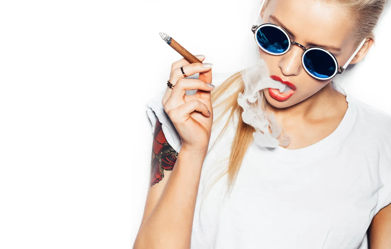 Photo wallpaper smoke, cigarette, blonde, sunglasses