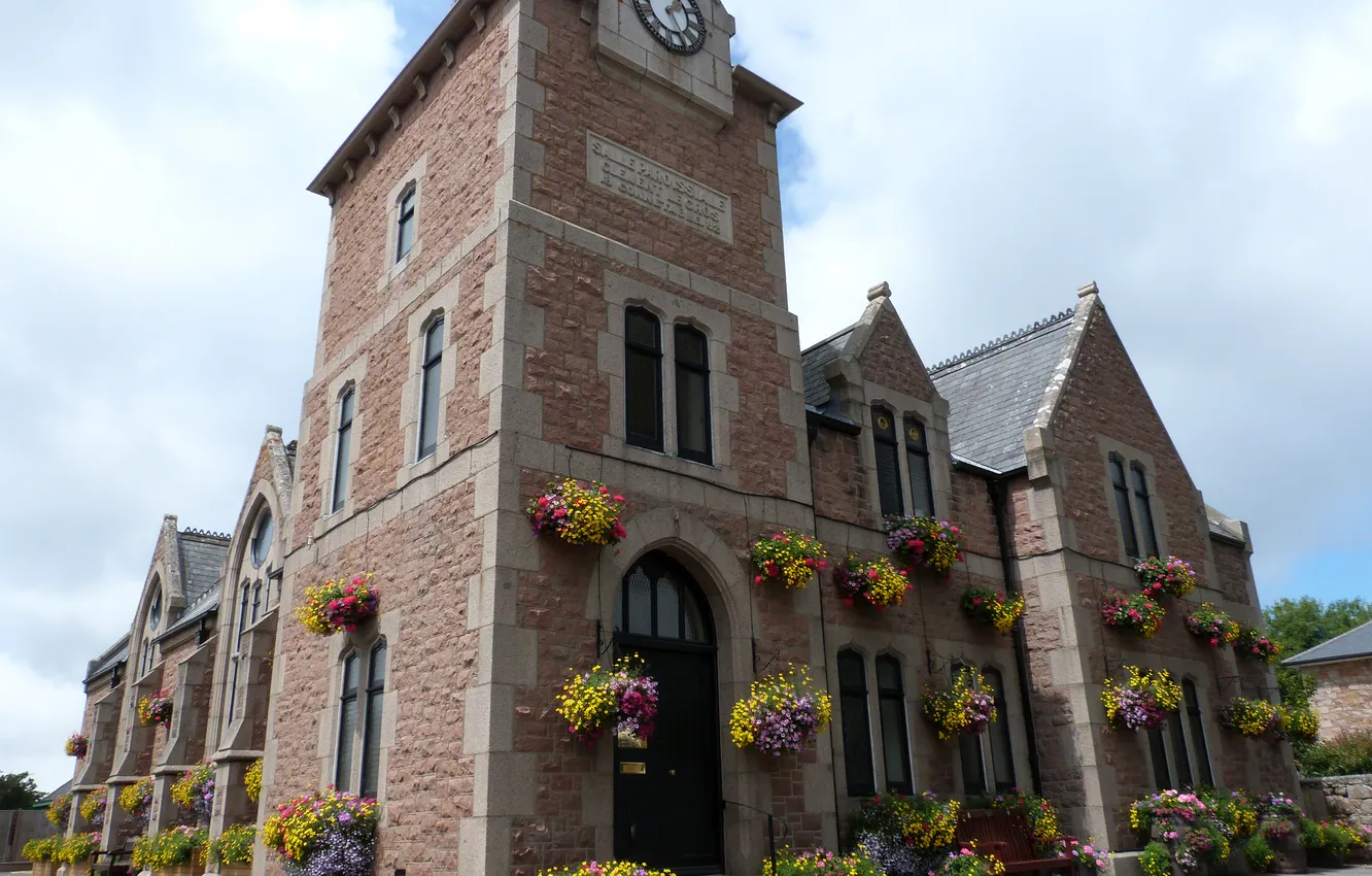 Photo wallpaper the city, photo, island, home, UK, Petunia, Channel Islands