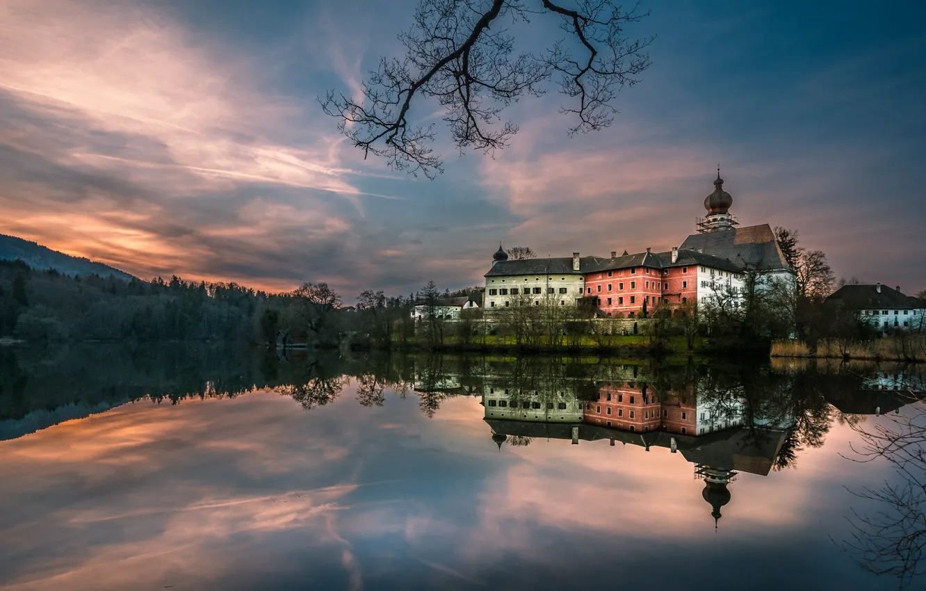 Photo wallpaper architecture, the monastery, pond