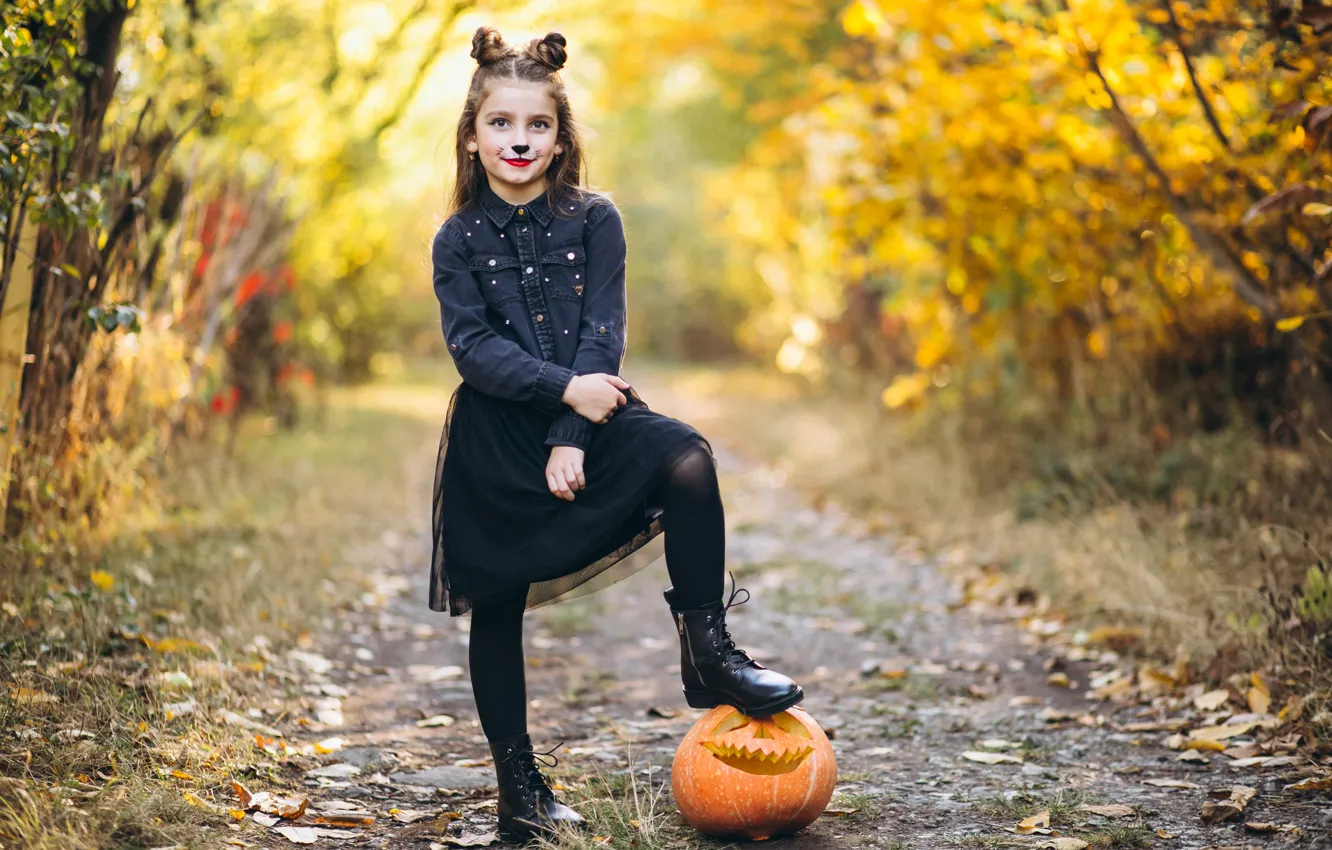 Photo wallpaper road, autumn, look, nature, pose, smile, Park, holiday