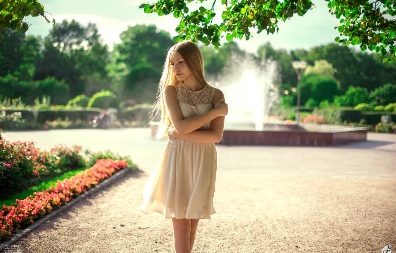 Photo wallpaper summer, girl, the sun, beauty, fountain