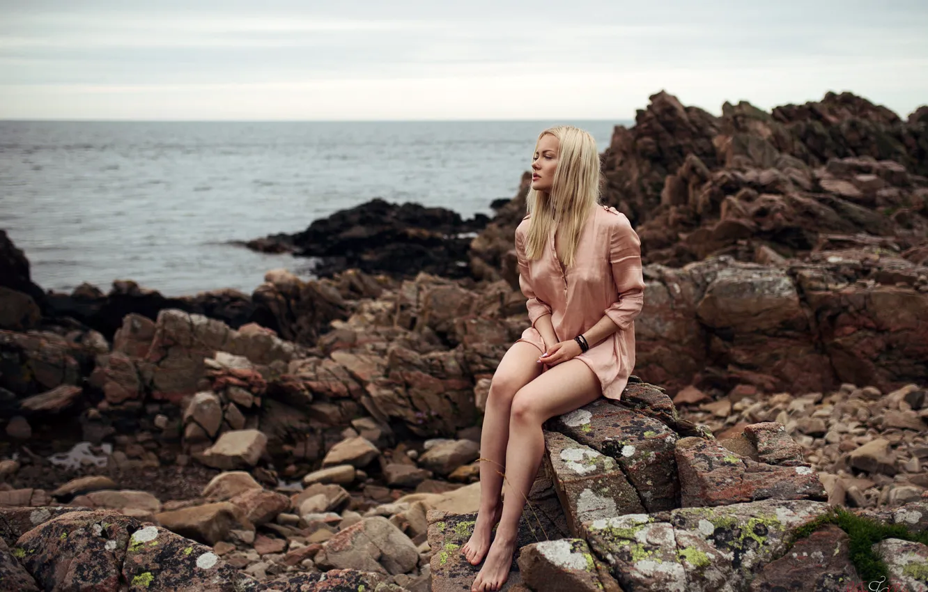 Photo wallpaper sea, pose, stones, barefoot, makeup, figure, horizon, hairstyle