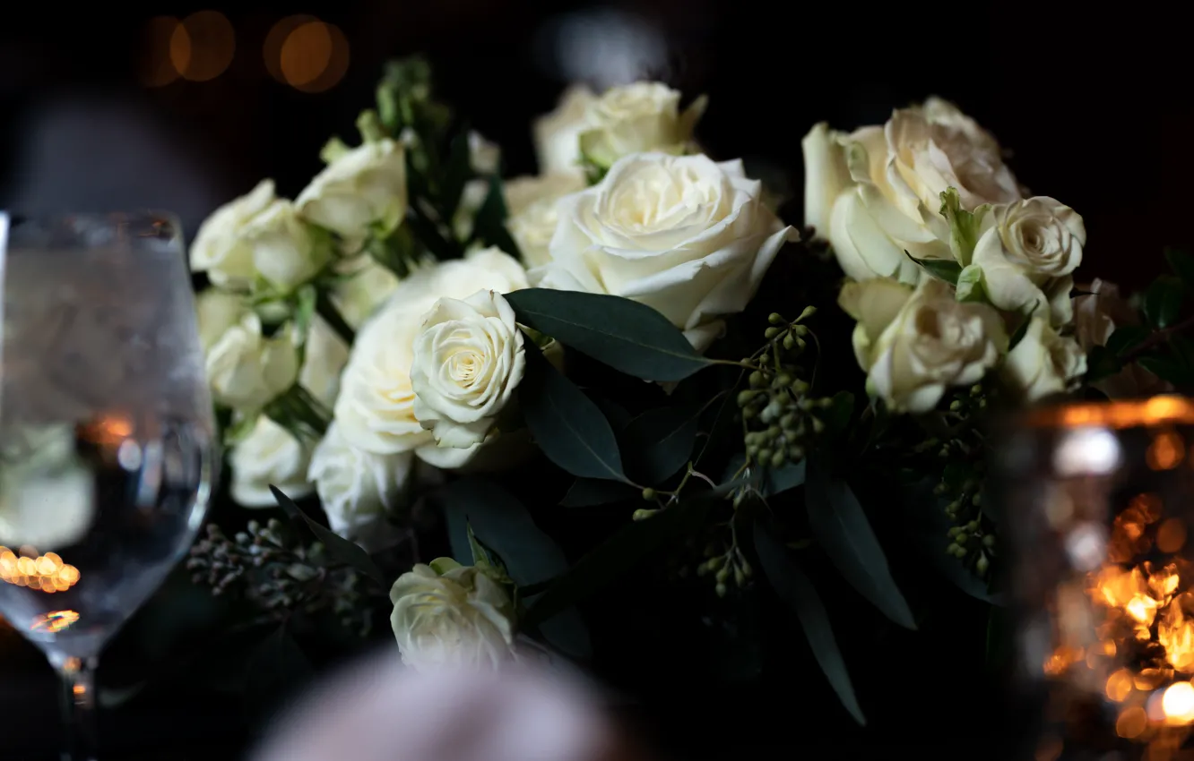 Photo wallpaper leaves, light, flowers, the dark background, roses, bouquet, glasses, white