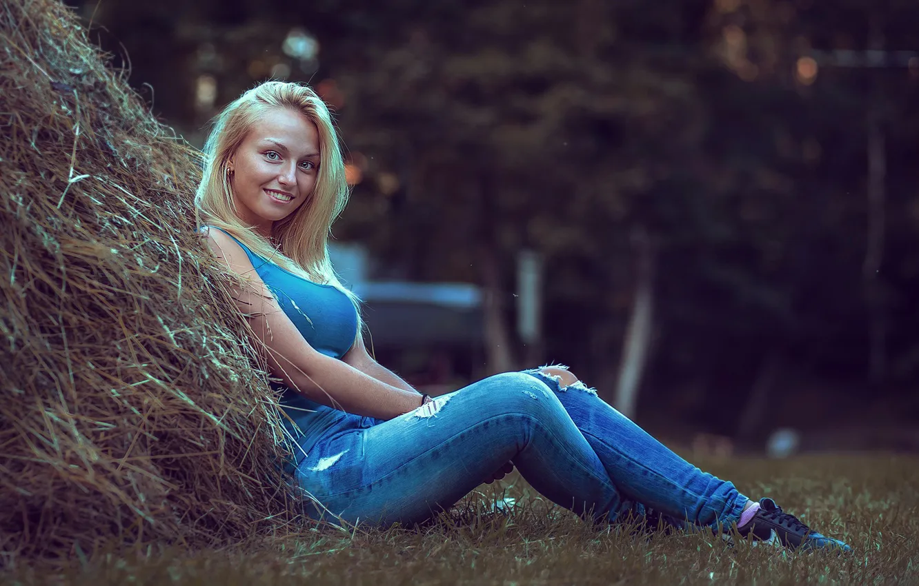 Photo wallpaper smile, jeans, Sofia