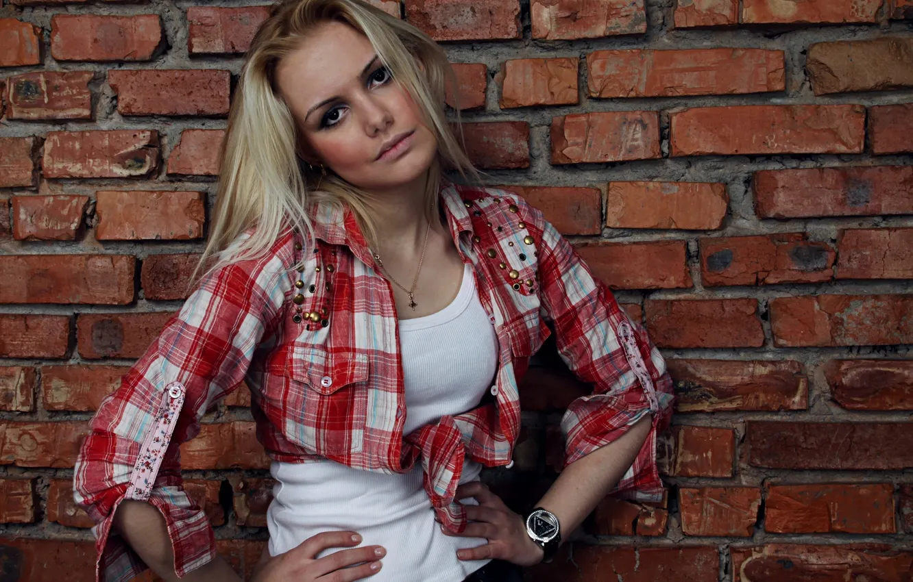 Photo wallpaper girl, wall, watch, brick, Mike, blonde, shirt, Elis