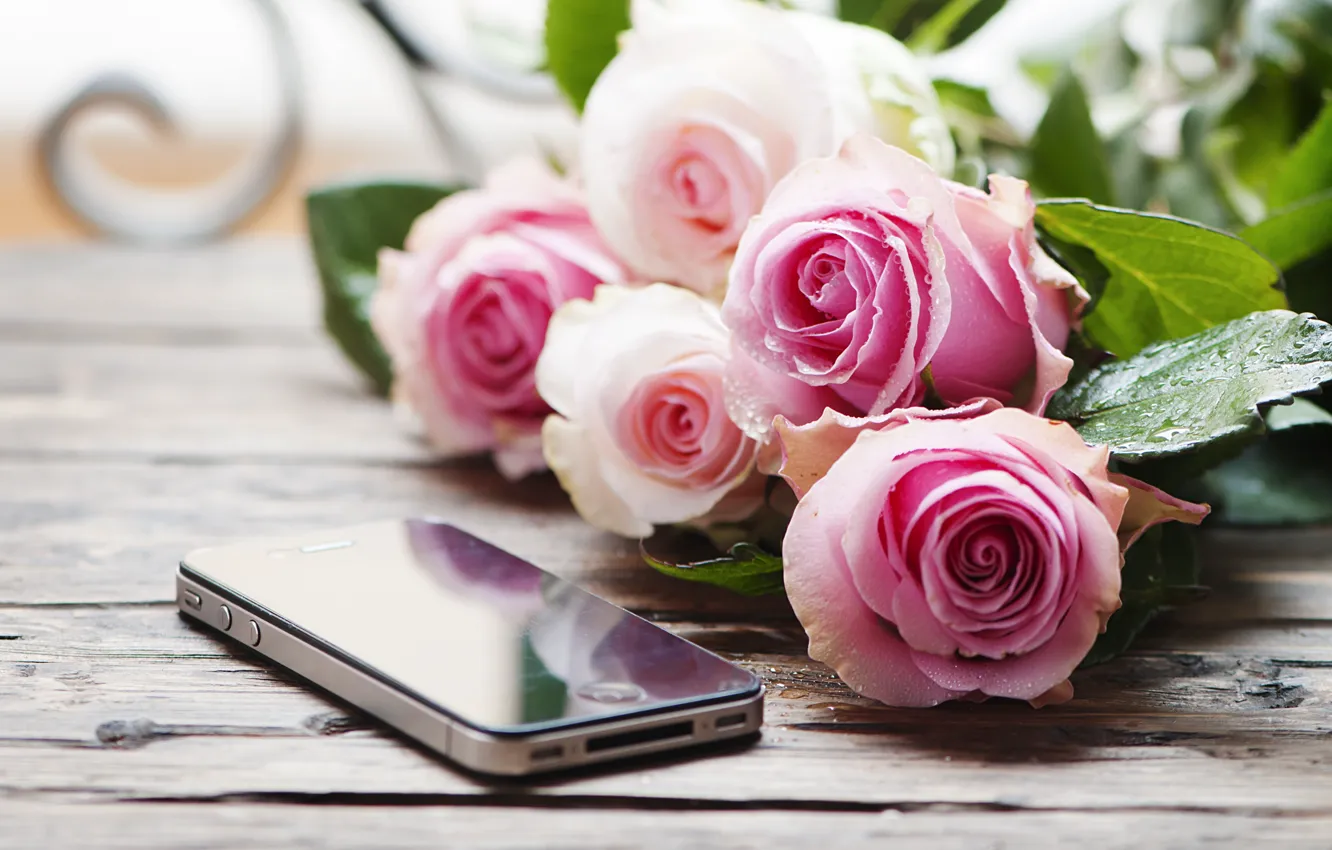 Photo wallpaper table, roses, bouquet, smartphone, Oxana Denezhkina