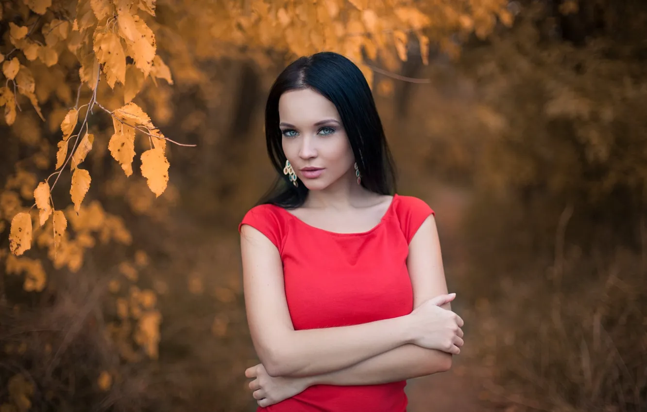 Photo wallpaper autumn, look, leaves, girl, face, red, portrait, earrings