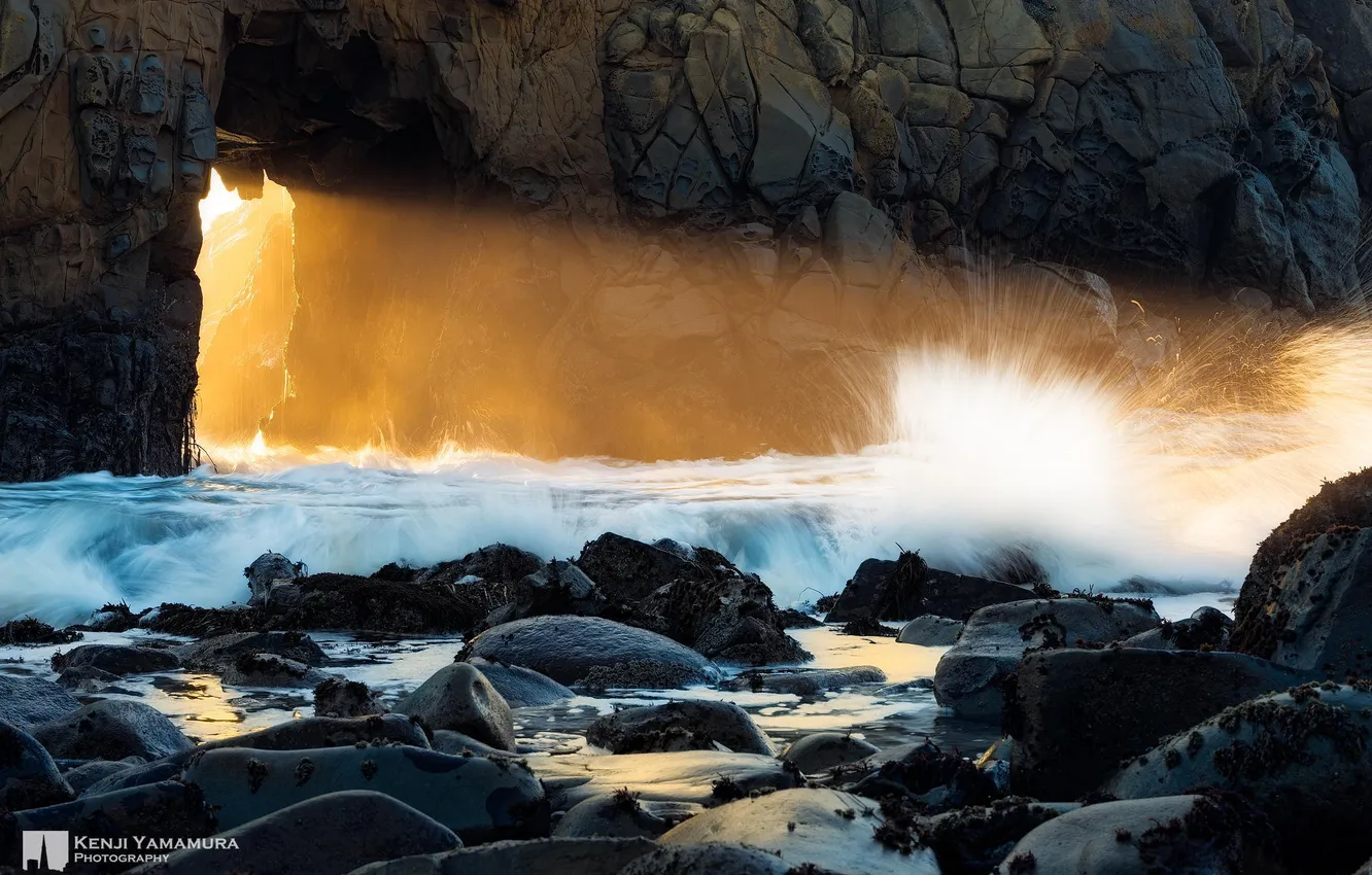 Photo wallpaper rays, light, squirt, stones, rocks, surf, photographer, Pfeiffer Beach