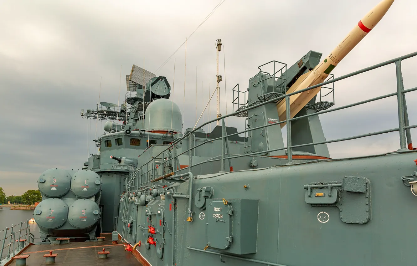 Photo wallpaper installation, destroyer, launcher, restless, Sam the hurricane