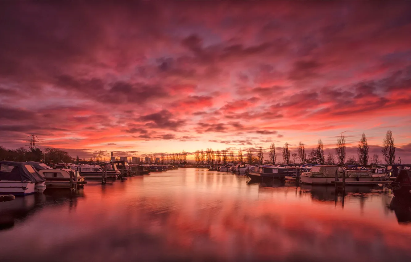 Photo wallpaper clouds, boat, England, glow, harbour, salt, Derbyshire