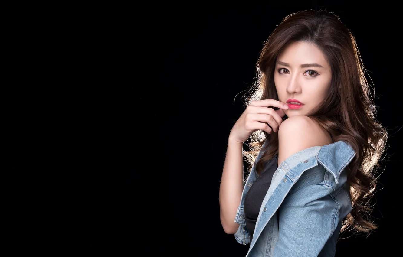 Photo wallpaper look, brown hair, Asian, the dark background, dzhinsovka, shoulder