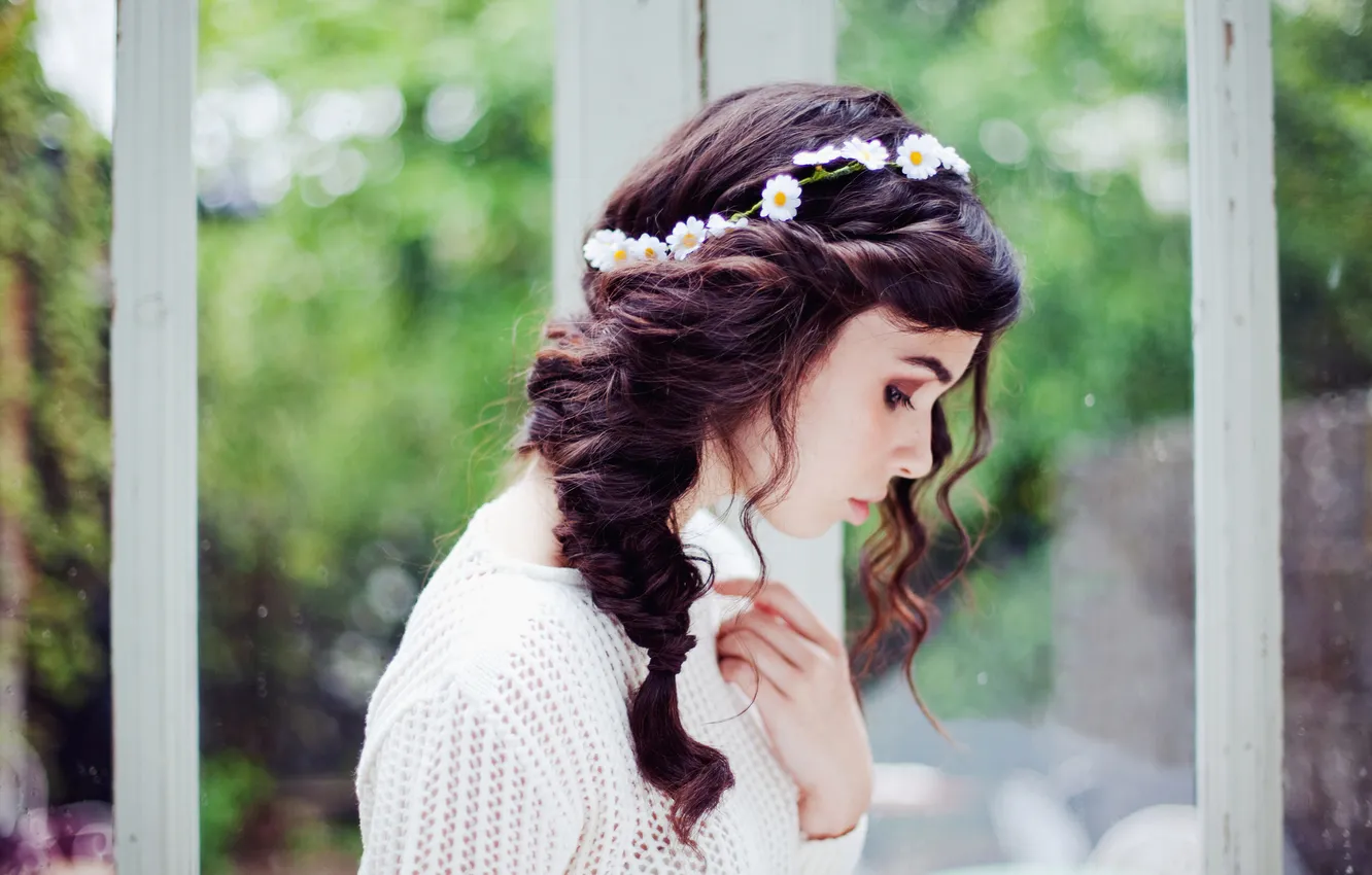Photo wallpaper girl, chamomile, profile, wreath