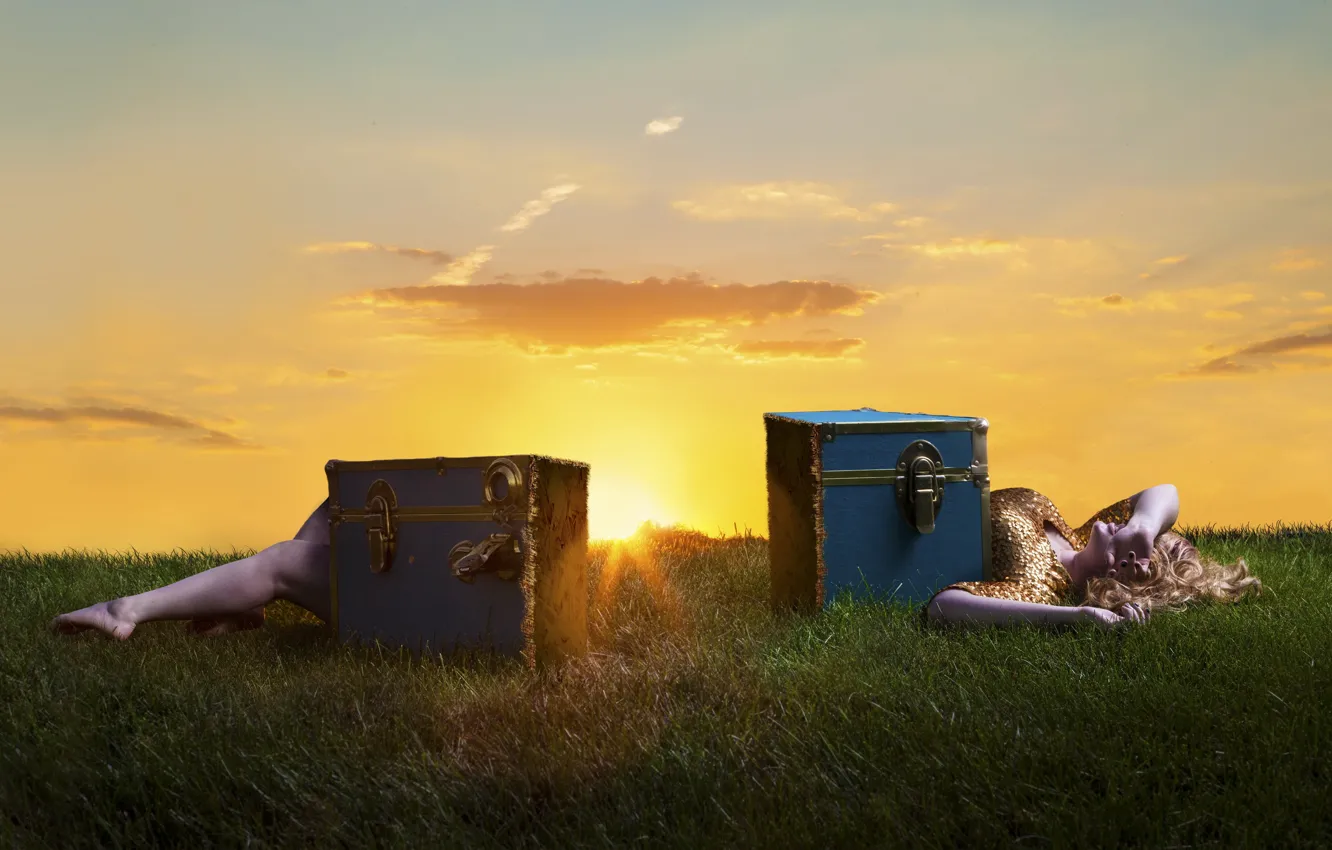 Photo wallpaper girl, sunset, the situation, box