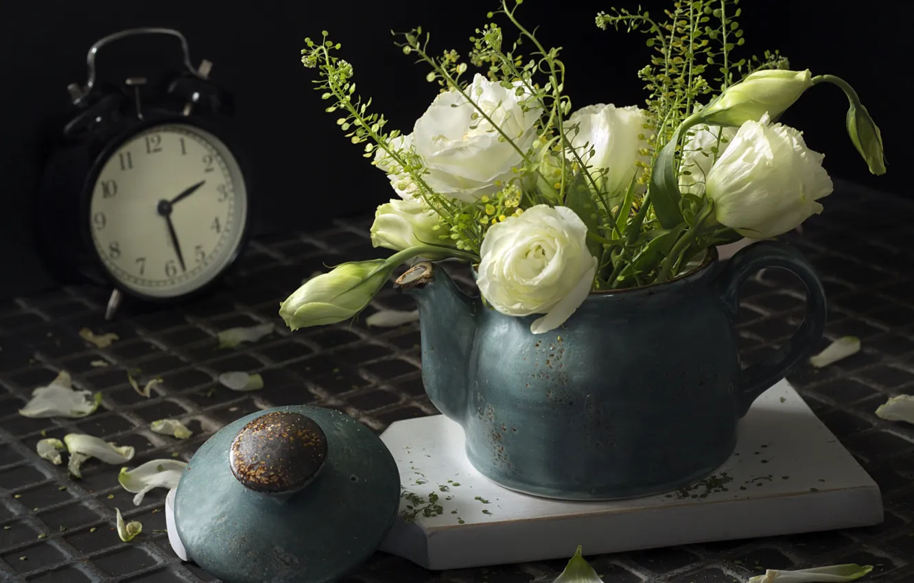 Photo wallpaper watch, kettle, eustoma