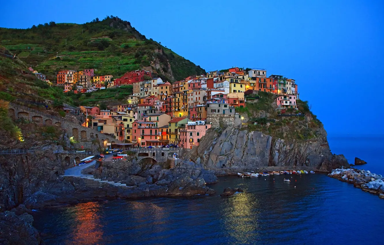 Photo wallpaper landscape, bridge, rocks, boat, home, Italy, town, Manarola Cinque Terre