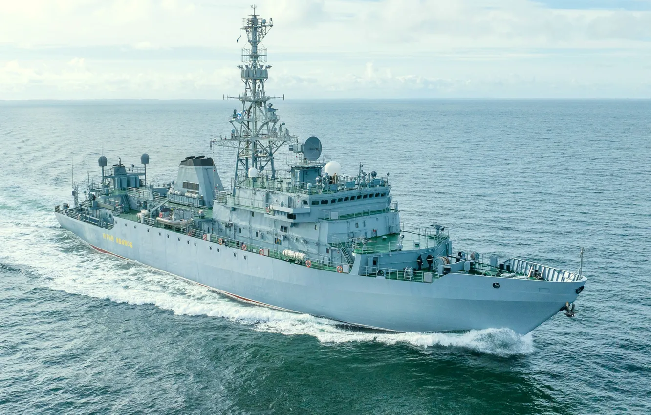 Photo wallpaper average, A reconnaissance ship, Yuri Ivanov