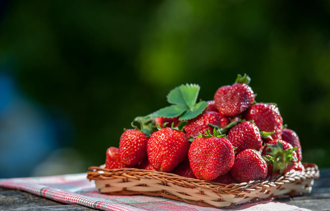 Photo wallpaper berries, strawberry, basket