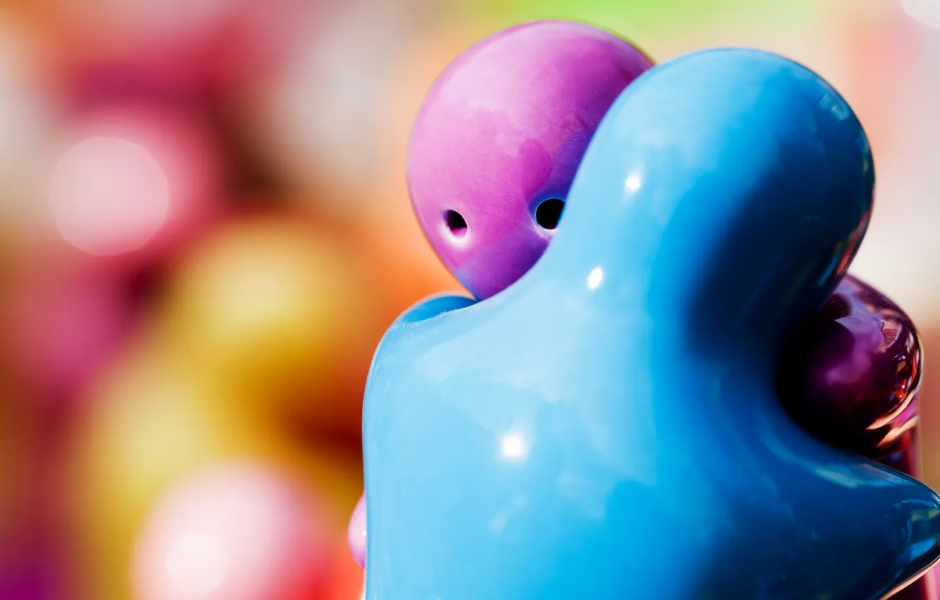 Photo wallpaper hugs, figures, ceramics