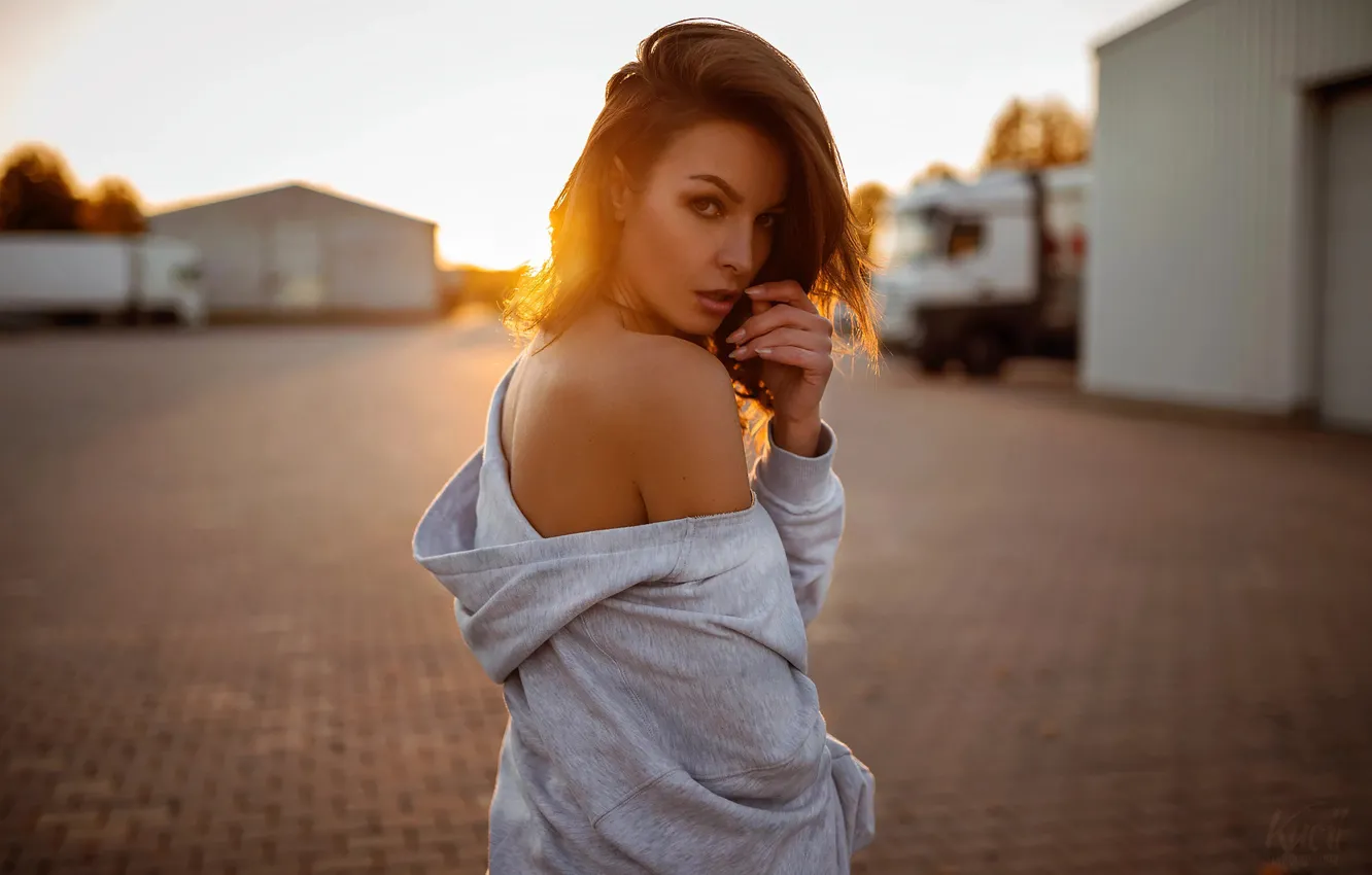 Photo wallpaper girl, twilight, long hair, brown hair, brown eyes, photo, sunset, photographer