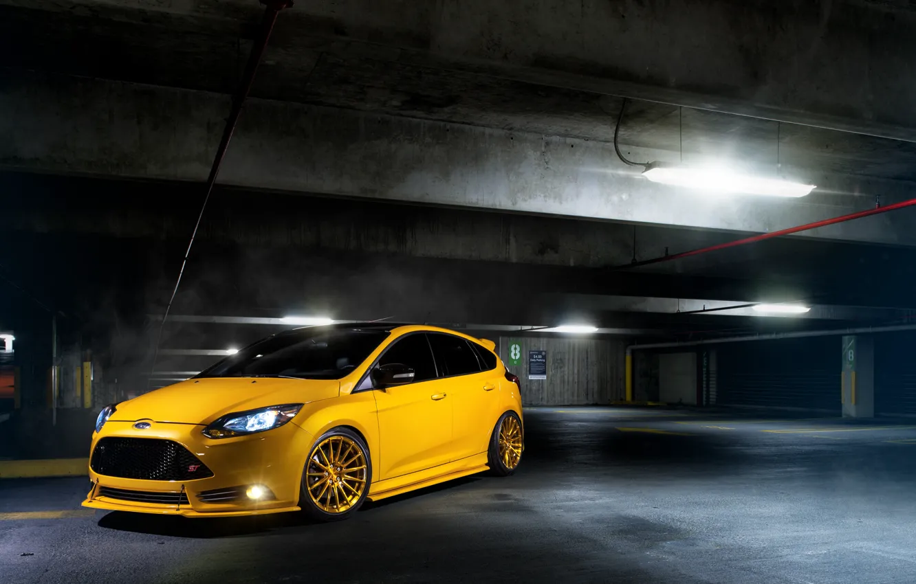 Photo wallpaper Ford, focus, Parking, Focus, Ford, yellow, fluorescent lamp, front