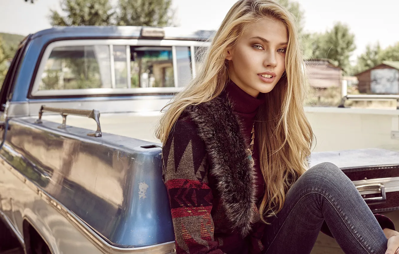 Photo wallpaper auto, look, girl, pose, portrait, Hanna Edwinson