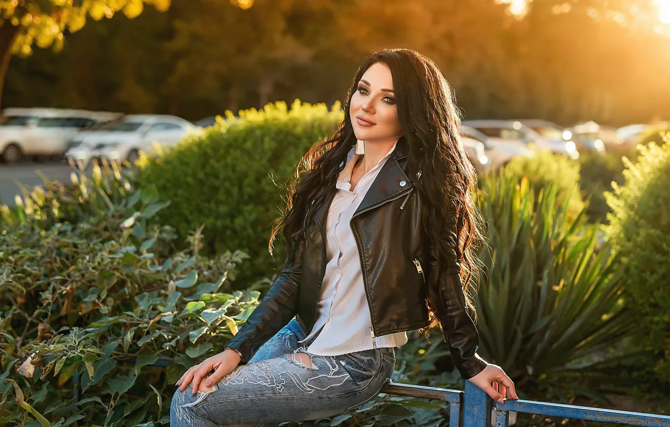 Photo wallpaper girl, pose, street, hair, jeans, figure, brunette, legs