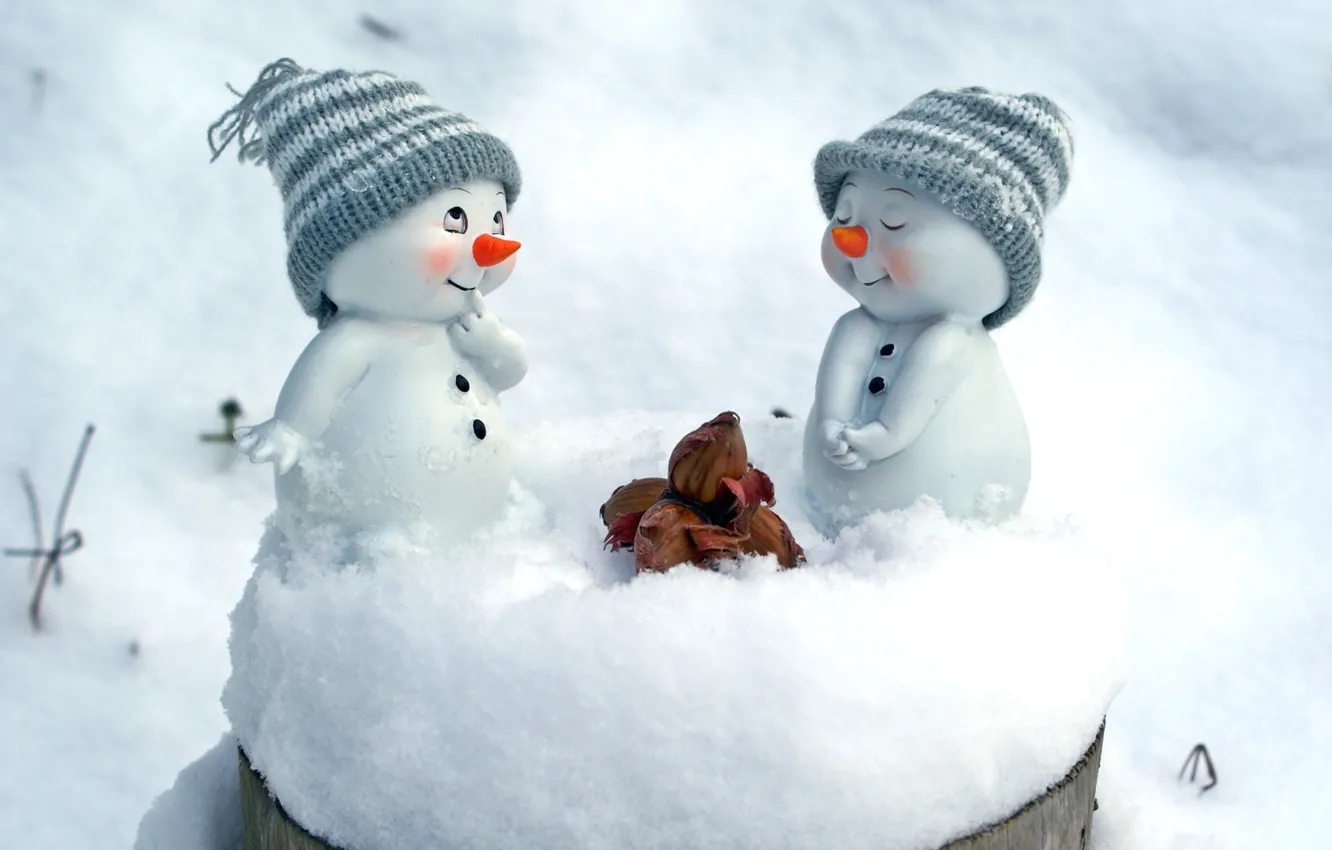 Photo wallpaper snow, snowmen, caps, nuts, figures