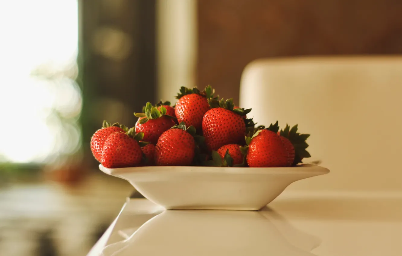 Photo wallpaper berries, strawberry, plate