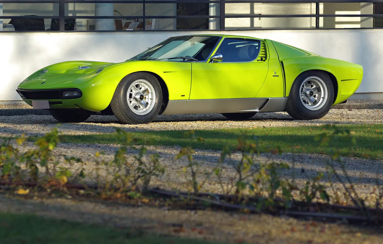 Photo wallpaper the building, side view, green, Lamborghini, Miura, Lamborghini Miura