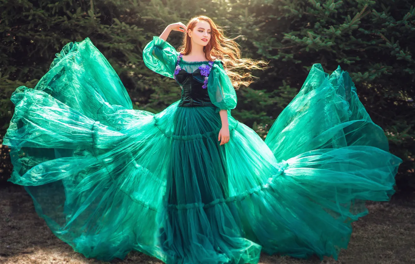 Photo wallpaper look, girl, light, nature, pose, green dress, Diana Lipkina