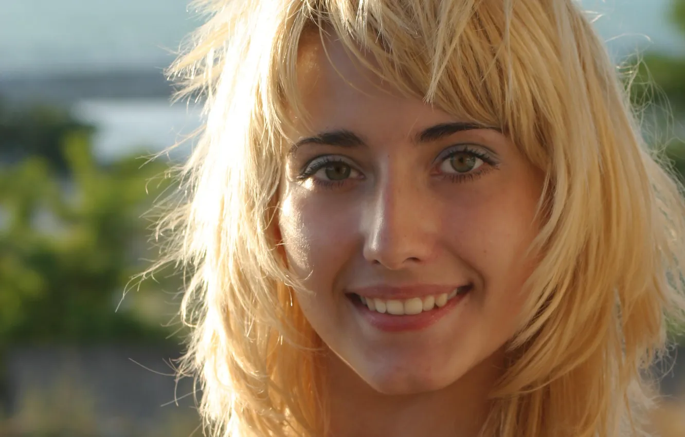 Photo wallpaper girl, green eyes, smile, beautiful, short hair, pretty, lips, face