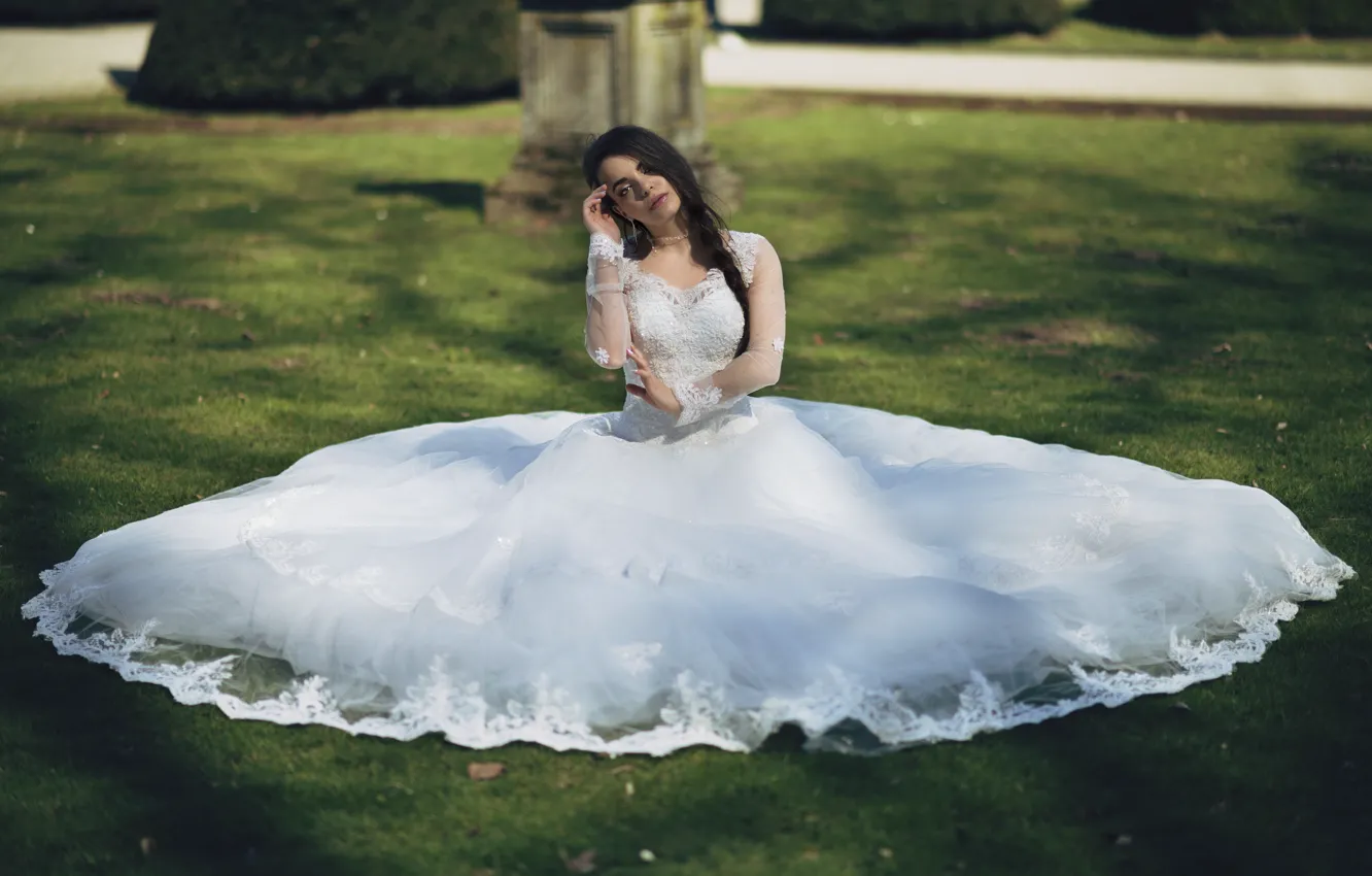 Photo wallpaper girl, pose, brunette, the bride, white dress