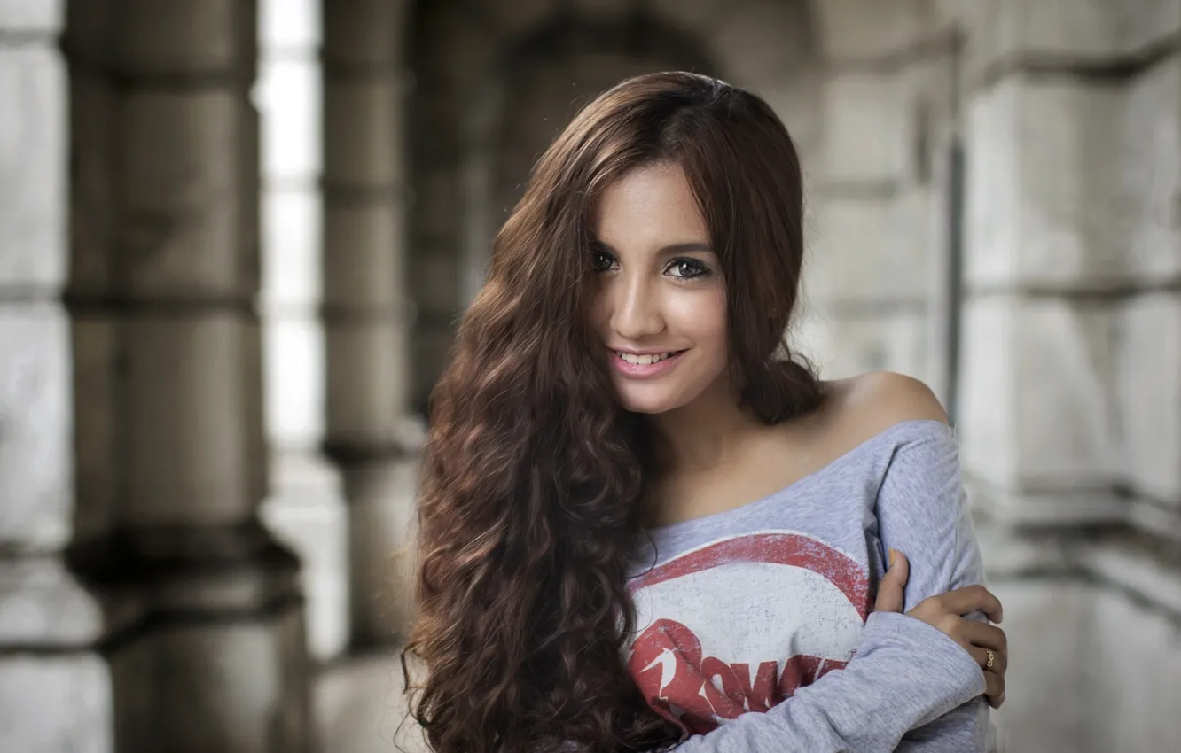 Photo wallpaper girl, smile, beautiful, view, model, hair, nice