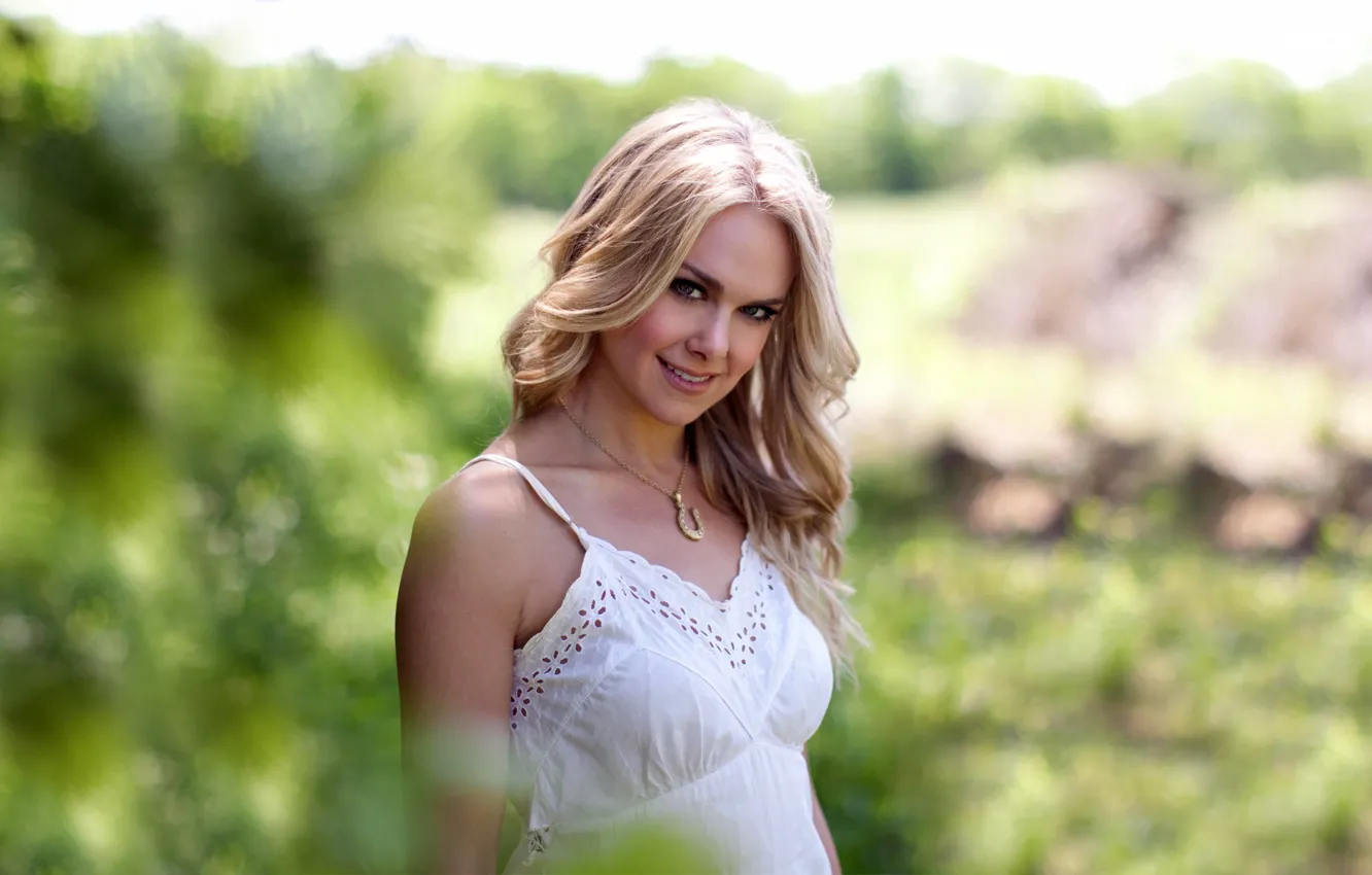 Photo wallpaper white, smile, dress, actress, blonde, beautiful, Laura Bell Bundy