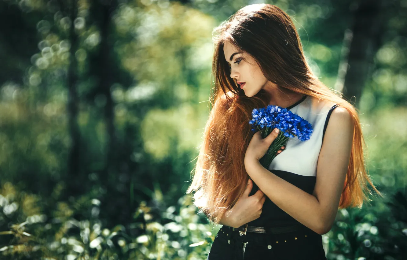 Photo wallpaper girl, bouquet, cornflowers