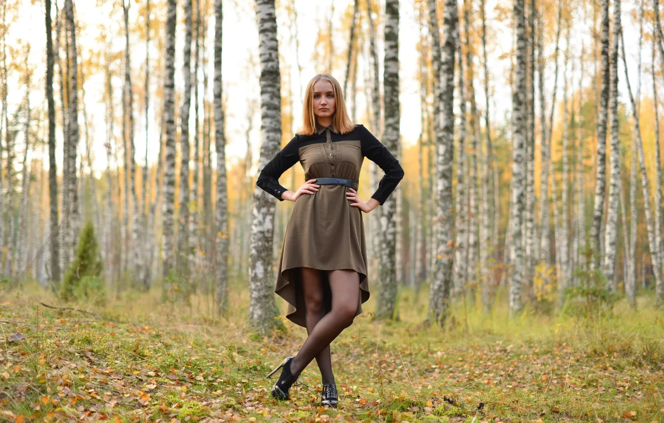 Photo wallpaper autumn, look, girl, nature, face, hair, dress