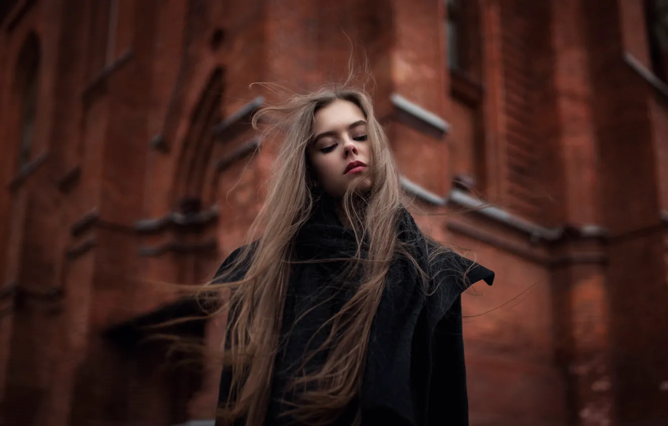 Photo wallpaper the city, the wind, hair, makeup, Kate, cathedral, Gothic, composition