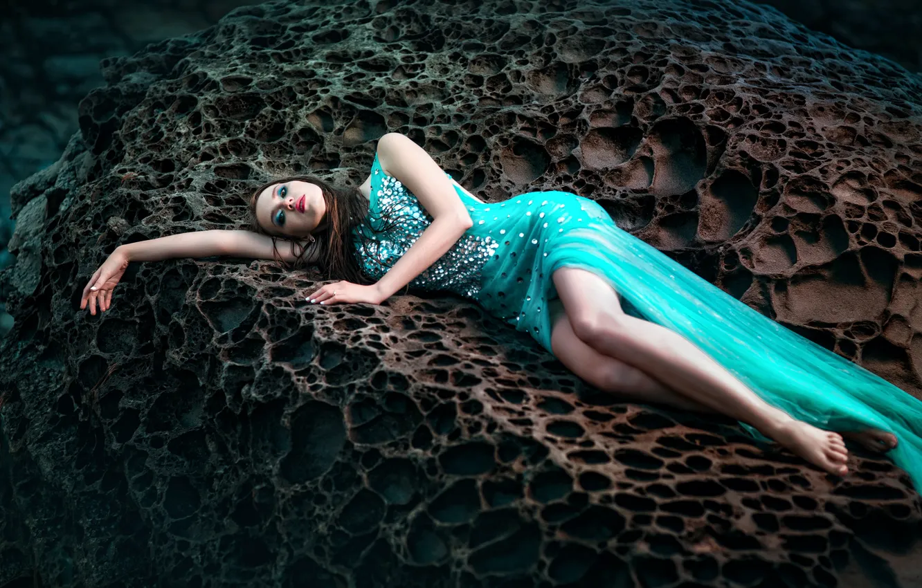 Photo wallpaper nature, pose, makeup, figure, dress, lies, brown hair, beauty