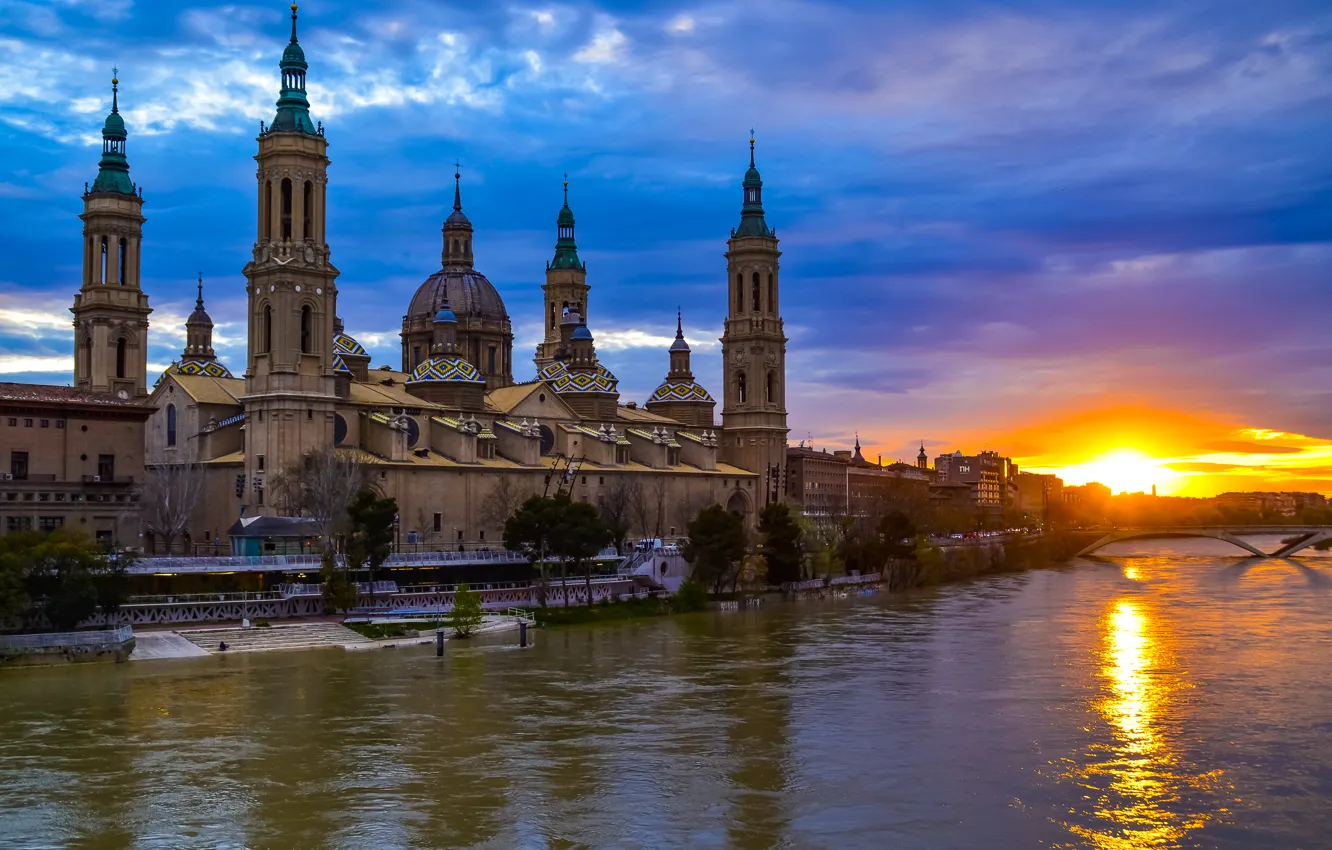 Photo wallpaper sunset, river, glow, Spain, Basilica, Zaragoza, Nuestra Señora del Pilar