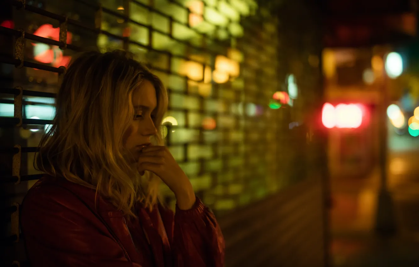 Photo wallpaper sadness, girl, face, the evening