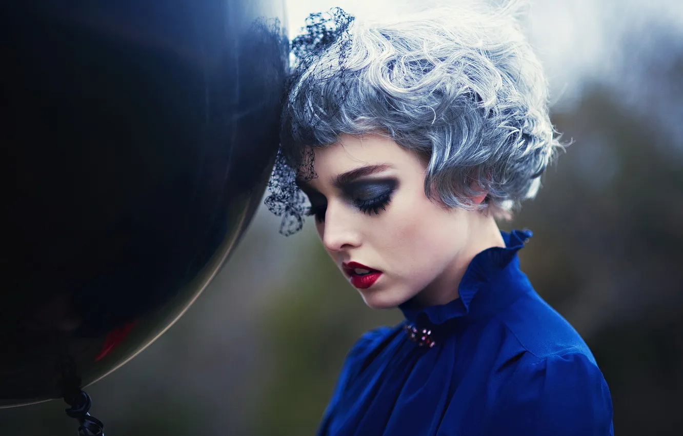 Photo wallpaper girl, balls, makeup