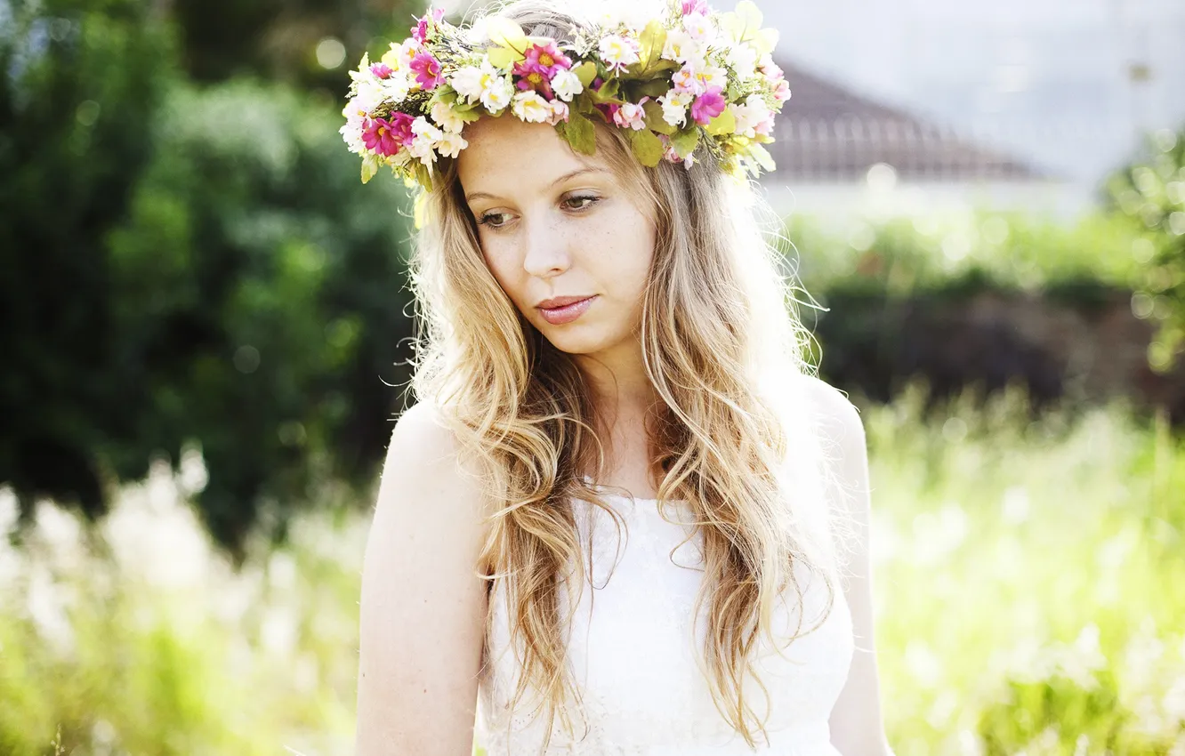 Photo wallpaper girl, dress, eyes, lips, hair, crown of flowers