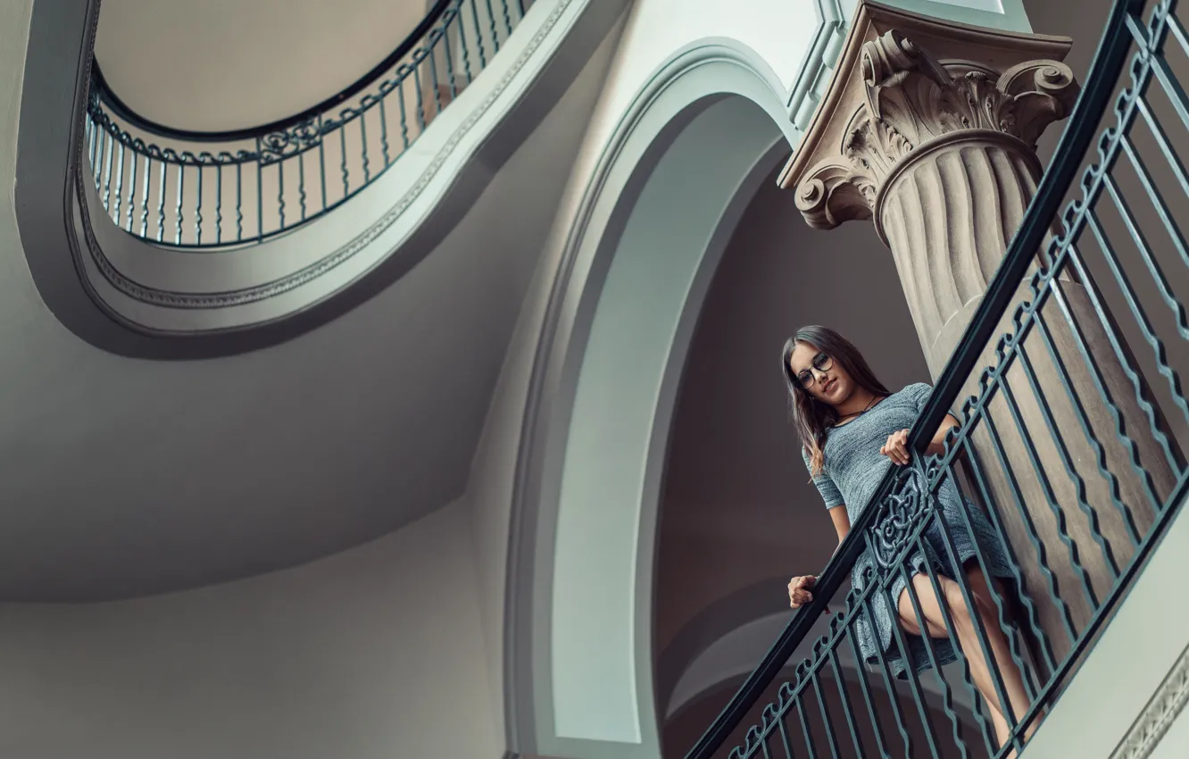 Photo wallpaper look, girl, glasses, arch, railings, columns, architecture, Anna-Lena Uhlenhaut