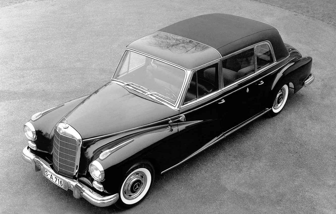 Photo wallpaper machine, black and white, old, mercedes-benz