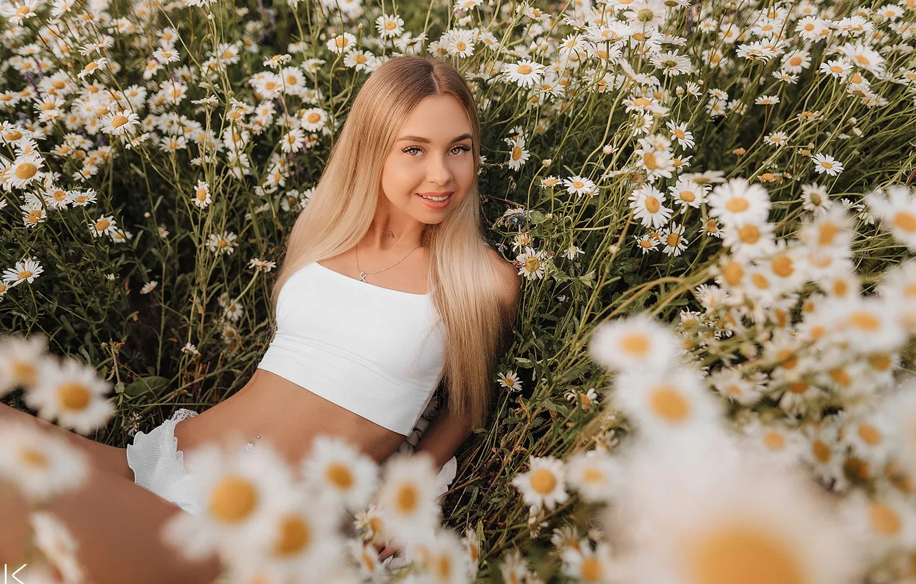 Photo wallpaper look, girl, flowers, pose, smile, mood, chamomile, blonde