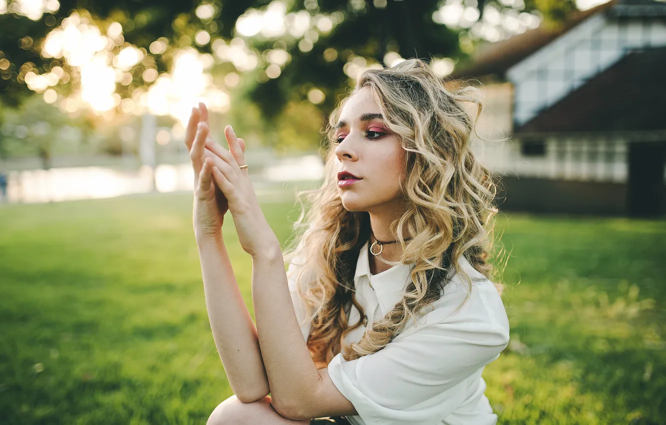 Photo wallpaper makeup, ring, sponge