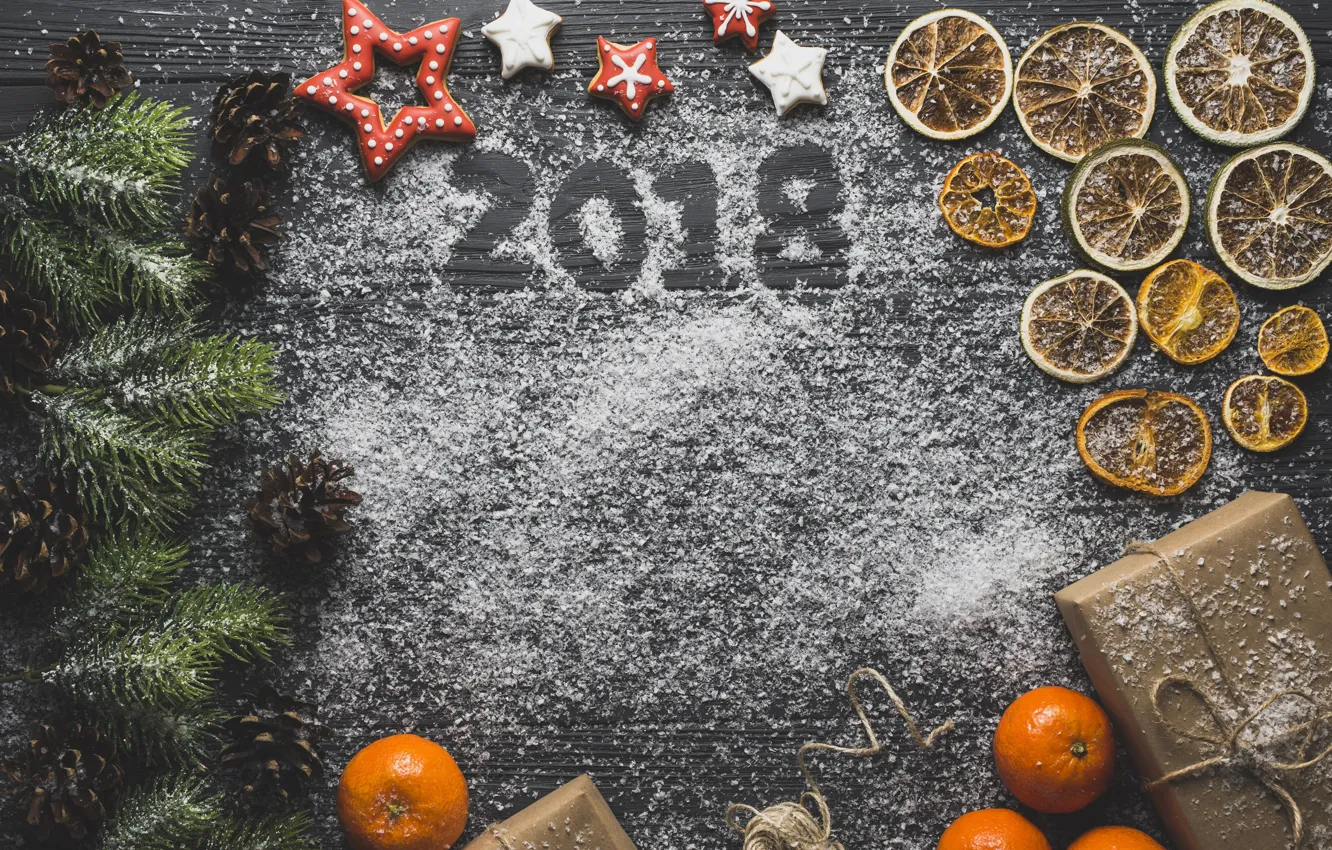 Photo wallpaper spruce, cookies, gifts, Mandarin, tsyfry, dry orange, the new year 2018