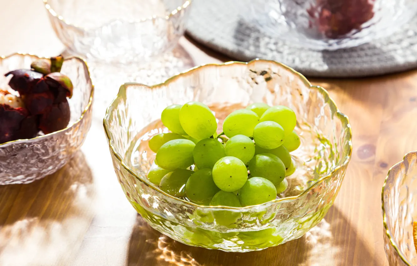 Photo wallpaper glass, light, green, table, grapes, light background, vase