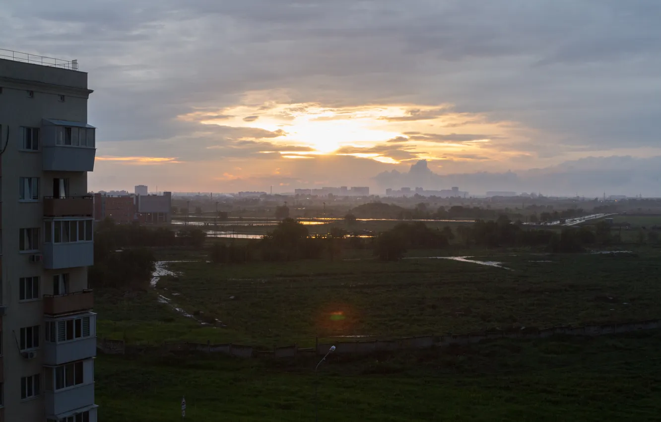 Photo wallpaper the sky, the sun, trees, clouds, rain, overcast, building, home