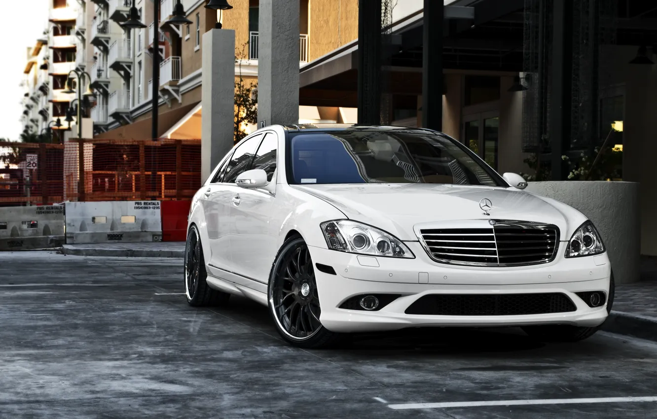 Photo wallpaper auto, the city, Wallpaper, 360 forged, white Mercedes, black rims, mersedes s-class